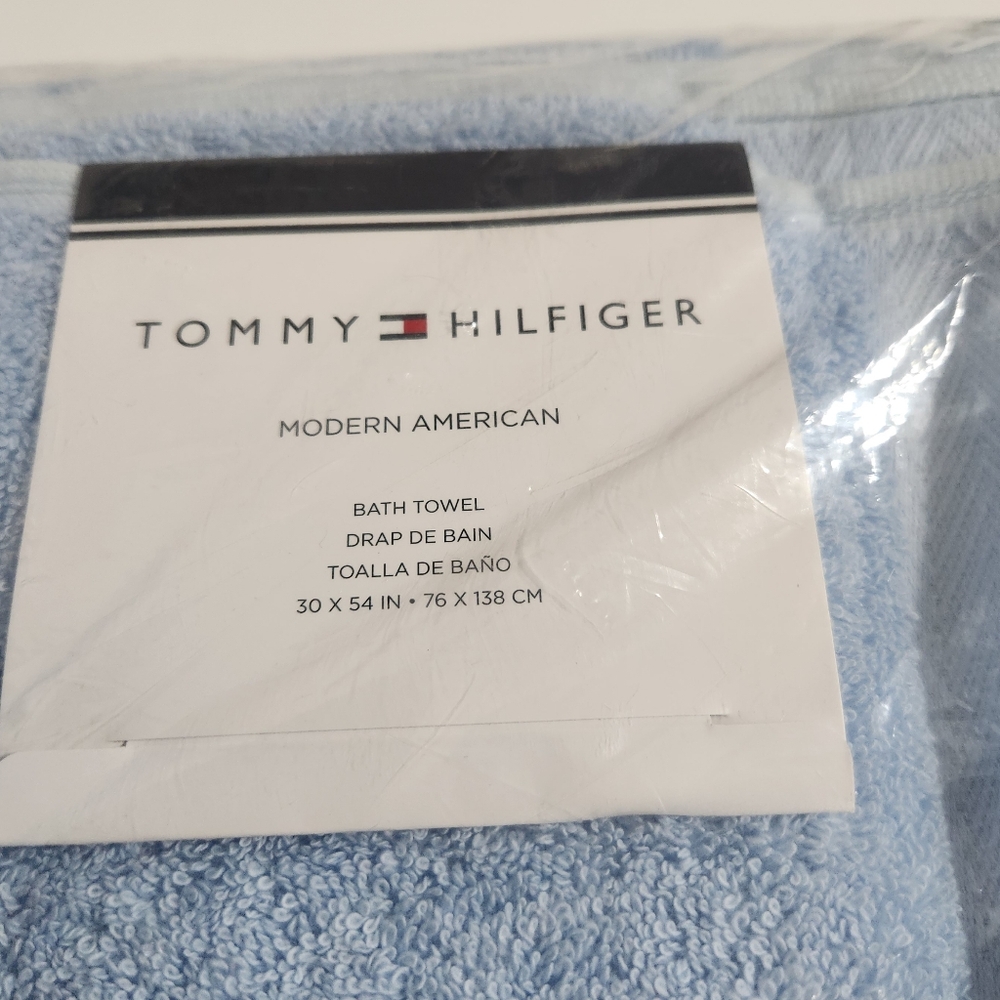 Tommy Hilfiger Light Blue Bath Towel Set - Picture 2 of 6